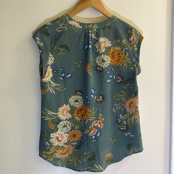 Brand New, Fun 2 fun green floral blouse size extra small - Picture 4 of 6